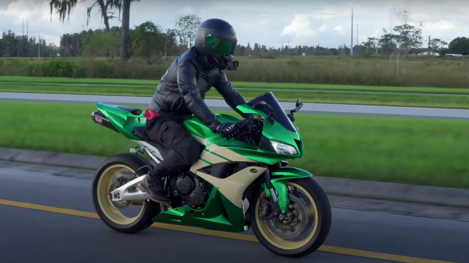 Watch a Honda CBR600RR be rebuilt by Benjammin Outdoors